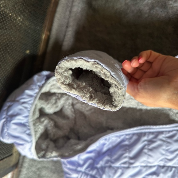 Girls size 3t North face jacket - Picture 4 of 7